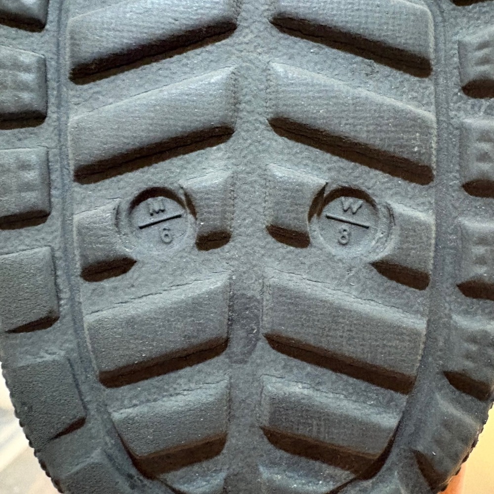 Crocs Classic Fuzz Lined Clog Black Unisex Mens 6 Womens 8 Dual Comfort Shoes‎ - Picture 7 of 8